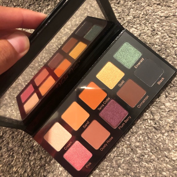 Violet Voss Eyeshadow Pallet - Picture 2 of 2